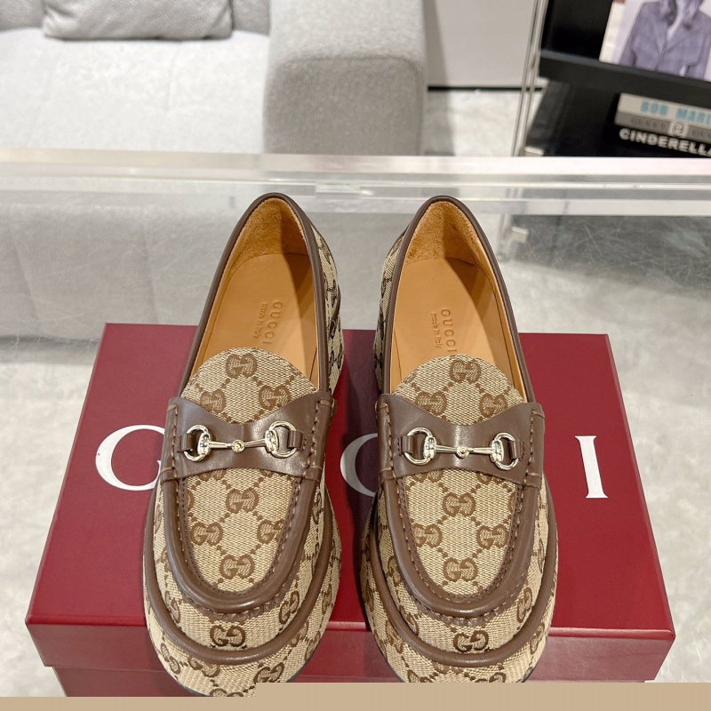 G*u*i leather shoes
